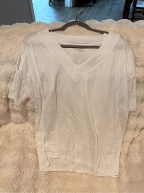 Arie Women's White V-Neck Top